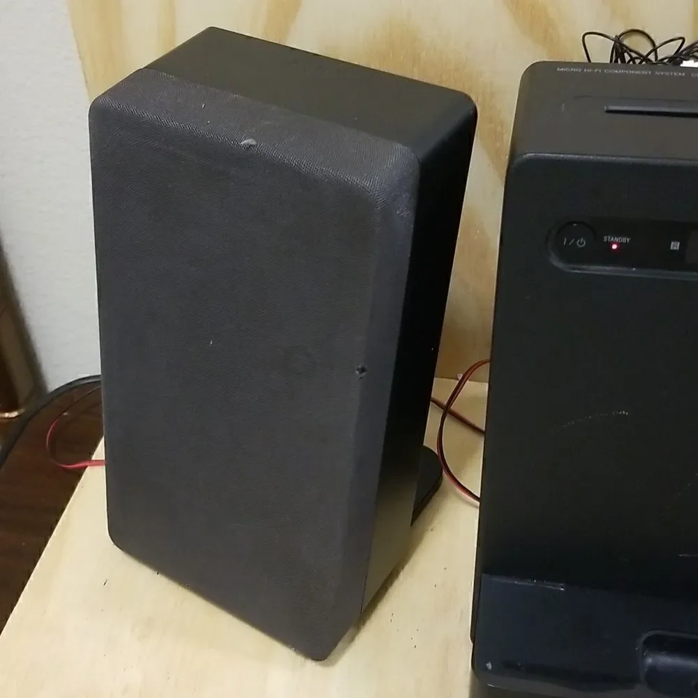 SONY CD Receiver Model HCD-LX201 With Speakers *NO Remote* - Works Great
